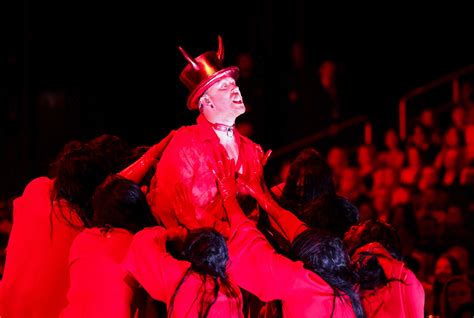 Οργή για την ερμηνεία του Unholy στα βραβεία Grammy - «Έδειχνε εικόνες ...