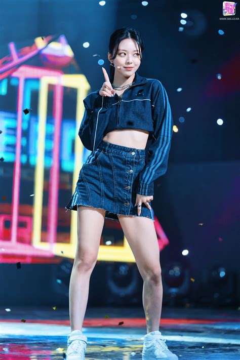211017 Itzy Swipe At Inkigayo Kpopping