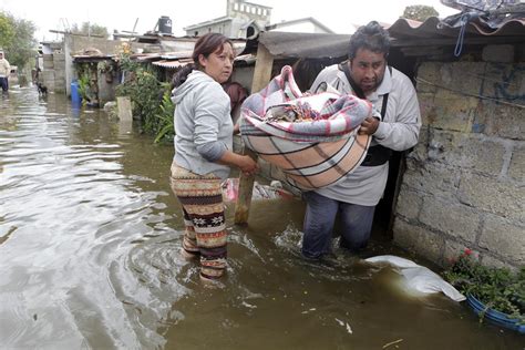 Desbordamiento Del Lerma Causa Daños A 30 Viviendas