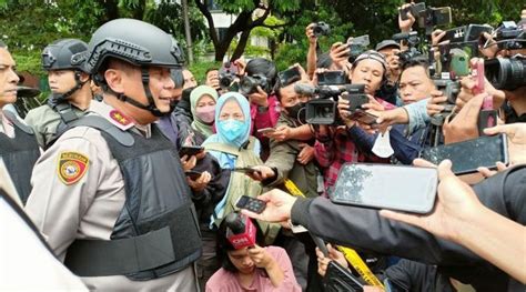 Kapolda Jabar Sebut Orang Jadi Korban Bom Bunuh Diri Di Polsek