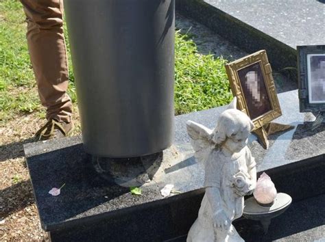 Furti Nei Cimiteri Di Otto Paesi Ora I Ladri Rubano Le Statue Cronaca