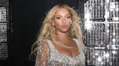 Moeder Beyoncé Ontkent Dat Zangeres Huid Heeft Laten Bleken Zielige