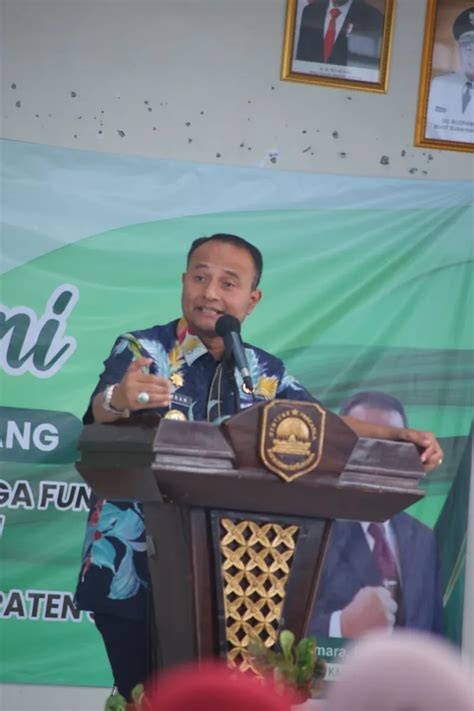 Pj Bupati Imran Prihatin Kondisi Sd Dan Smp Di Subang Tidak Memenuhi