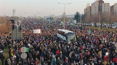 Protesta masive në Serbi raportohet për përleshje dhe incidente