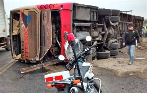 Así Quedó Bus Titánic Tras Aparatoso Accidente En Pacasmayo Rpp Noticias