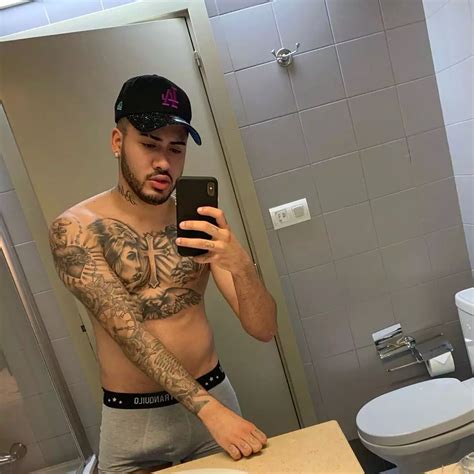 Kevinho Posta Foto De Cueca E Divide Opini Es Quer Se Aparecer