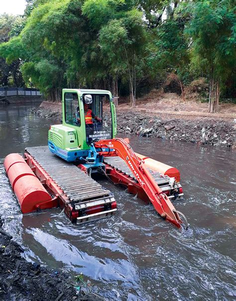 Amphibious Excavator Ultratrex