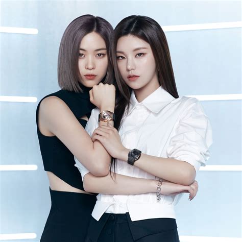 Itzy X G Shock Metal Covered G Shock G Shock 腕時計