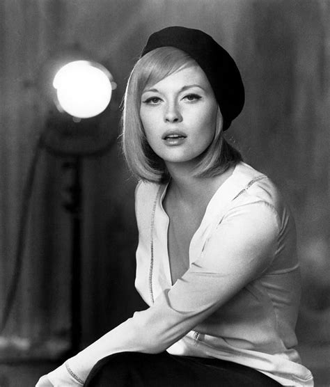 Bonnie And Clyde Faye Dunaway 1967 By Everett In 2021 Faye Dunaway