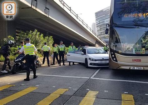 毒品快餐車遇截查逃捕撞2車 17歲男乘客就擒司機逃遁 Oncc 東網 Line Today