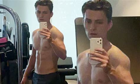 Tom Holland Posts Mirror Selfie Flaunting His RIPPED Bod Ahead Of