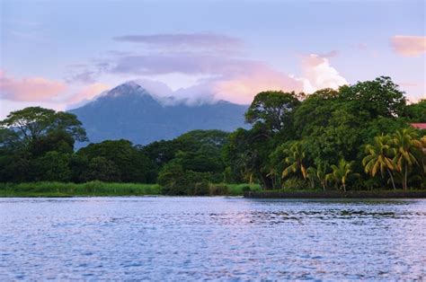 Premium Photo Beautiful View Of Mombacho Volcano From Isletas De