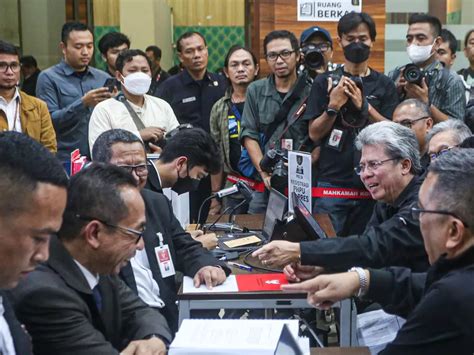 Tim Hukum Ganjar Mahfud Daftarkan Gugatan Sengketa Pilpres Ke Mk