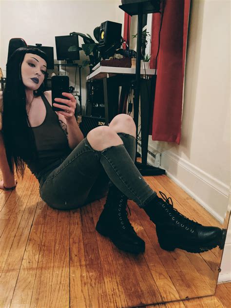 6ft1 Where My Fellow Tall Goths 🖤 R Gothgirls