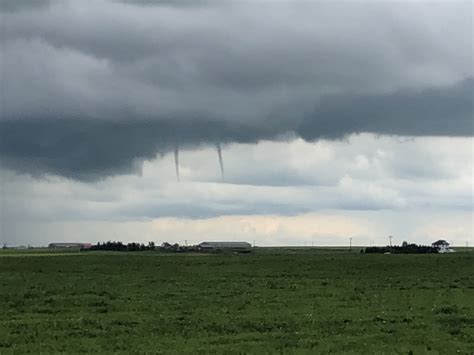 Funnel clouds spotted near Carstairs - 660 NEWS