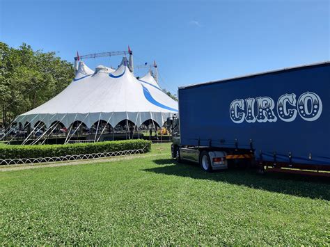 Montaje Del Circo Quimera Protagonistas VIP Cantabria