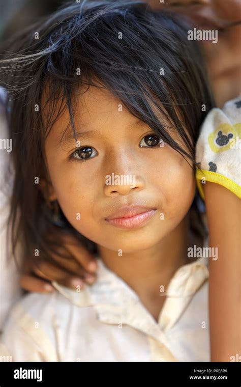 Beautiful Cambodian Girl Hi Res Stock Photography And Images Alamy