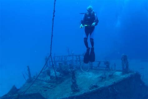 Scuba diving in Utila | ZuBlu