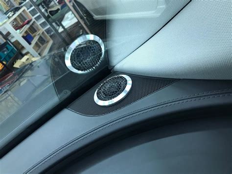 AUDI A8 純正BOSEサウンド センタースピーカーの重要性センタースピーカーのアップグレード スピーカー交換 HOT WIRED