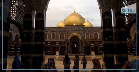 Sejarah Masjid Kubah Emas Wafatnya Sang Pendiri Dian Al Mahri