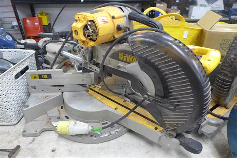 A Dewalt Dw717xps 240v 250mm Sliding Bevel Compound Mitre Saw Failed