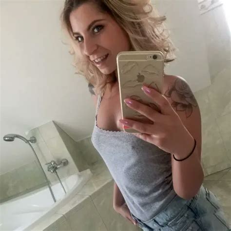 Kattie Hill KHillxxx A Cute Czech Porn Starlet Wants To Try Herself In A Bukkake She