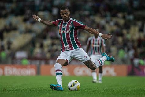 Caio Paulista Rende Melhor Fora De Campo Para O Fluminense