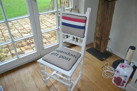 Fraai Oud Stoeltje Met Postzakken Stof Home Decor Decor Chair