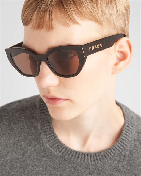 Polarized Brown Lenses Sunglasses With Prada Logo Prada