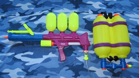 Super Soaker 300 Wbackpack Shoots Up To 50 Feet Such Good Times