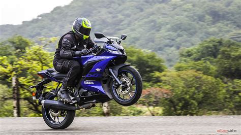 Yamaha Yzf R15 V30 Ride Photo Gallery Bikewale