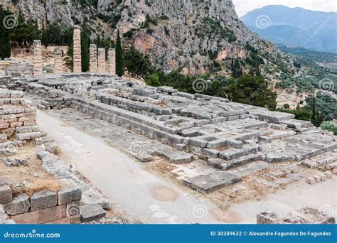 Tempel Von Apollo In Delphi Stockfoto Bild Von Grundlage Arch Ologie