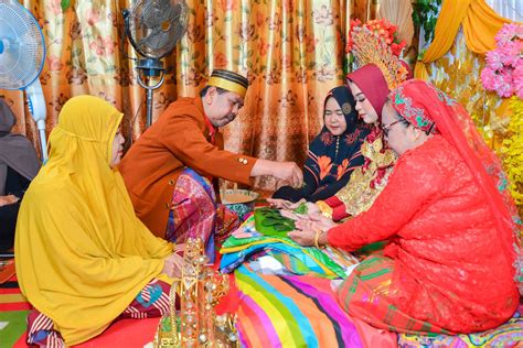 Tahap Dan Filosofi Mappacci Budaya Pengantin Bugis Makassar