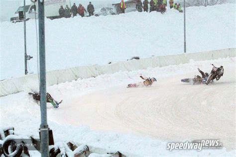 Żużel Przerażający wypadek w Szwecji Ikona ice speedwaya mocno