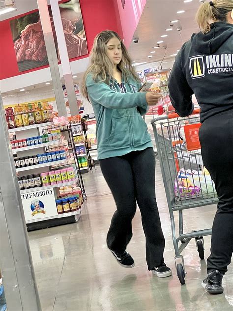 Perfect Shape Flared Latina Cutie Spandex Leggings Yoga Pants Forum