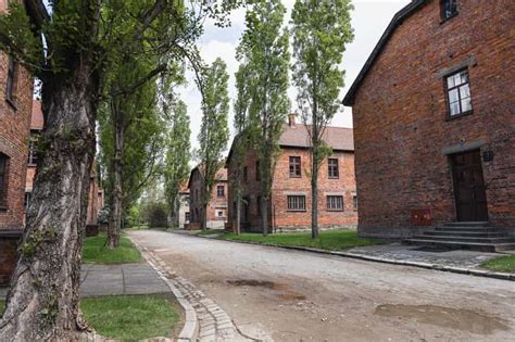 Z Krakowa Auschwitz Birkenau Wycieczka Z Przewodnikiem Z Odbiorem