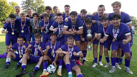 Jfv G Ttingen Im Finale Fu Ball Veilchen Feiern Bezirkspokalsieg