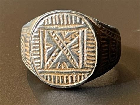 Médiéval époque des Croisés Bronze Exceptionnelle bague Catawiki