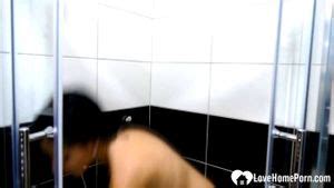 АЛЕКС БЛЭК МАСТУРБИРУЕТ В ДУШЕを視聴 Dildo Bathroom Brunette Big Tits Porn SpankBang