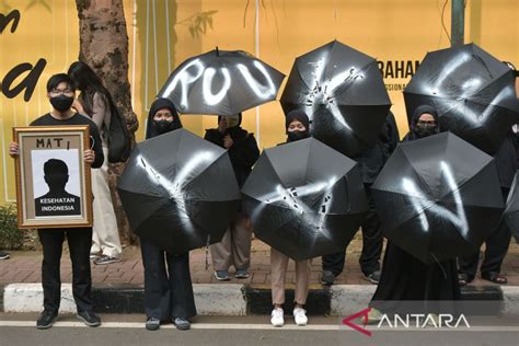 Aksi Menolak Pengesahan Uu Kesehatan Antara News