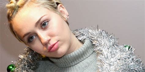 Miley Cyrus Celebrated Christmas With A Lot Of Food And Selfies