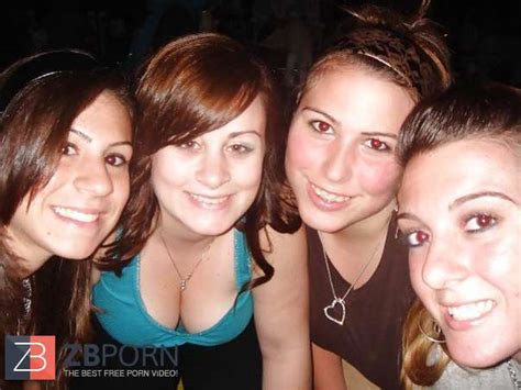 Bevy Of Splendid College Chicks ZB Porn