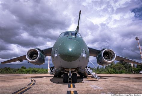 Avião da FAB para resgatar brasileiros que fugiram da guerra decola