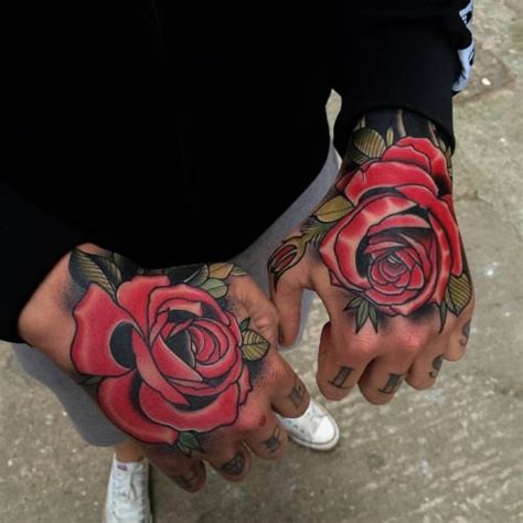 Tatuajes De Rosas Y Todos Sus Significados Mujeres Femeninas