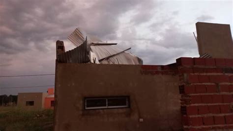 Fuerte Temporal De Lluvia Y Viento Caus Destrozos En Colonia Popular