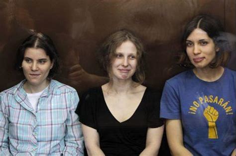 Russie les Pussy Riot condamnées à 2 ans de prison