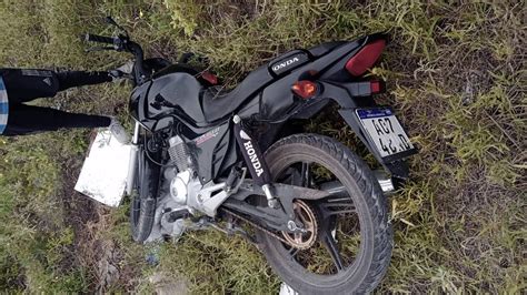 Vieron a la policía cerca y abandonaron la moto que habían robado BVC