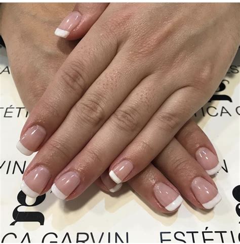 Uñas esculpidas Acrílico Gel Manicura y Pedicura Estética Garvin