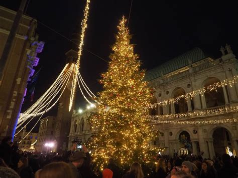 La Magia Del Natale A Vicenza Si Entra Nel Vivo Con I Mercatini E