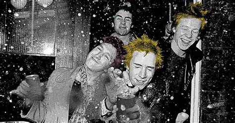 Sid Vicious fora do álbum do Sex Pistols foi um alívio diz Steve Jones